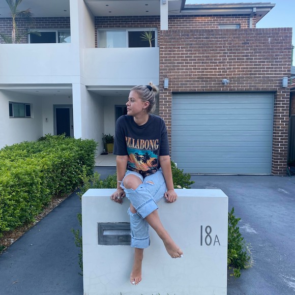 Meet your Posher, Elizabeth - Picture 1 of 1